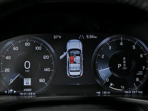 Used 2019 Volvo XC40 T4 Momentum image 25