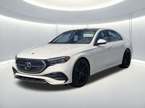 Used 2025 Mercedes-Benz E 350 4MATIC Sedan image 2