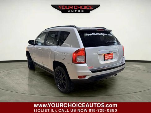 Used 2013 Jeep Compass Latitude FWD image 3