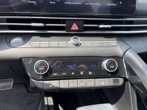 Used 2023 Hyundai Elantra Limited FWD image 17