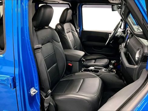 Used 2023 Jeep Wrangler Unlimited Sahara w/ Cold Weather Group image 8