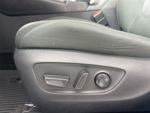 Certified 2025 Toyota RAV4 XLE FWD image 26