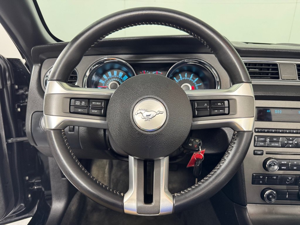 Used 2013 Ford Mustang Convertible RWD image 14