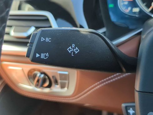Used 2018 BMW 750i xDrive image 28