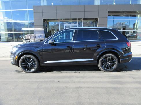 Used 2018 Audi Q7 3.0T Prestige w/ Prestige Package image 3