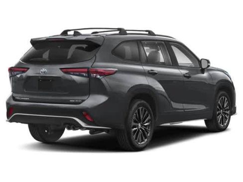 Used 2023 Toyota Highlander XSE AWD/4WD image 2