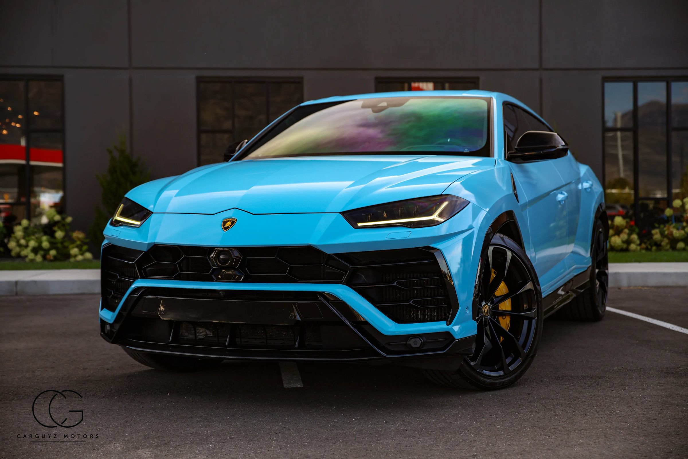 Used 2019 Lamborghini Urus AWD/4WD image 2
