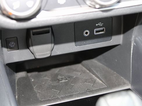 Used 2025 Nissan Versa SV image 23