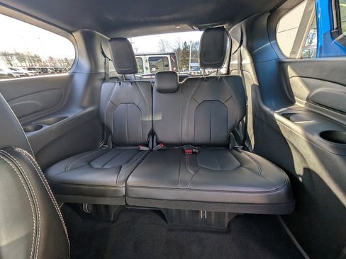 New 2026 Chrysler Pacifica Select image 17