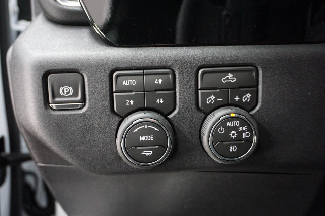 New 2026 Chevrolet Silverado 1500 RST w/ Dark Appearance Package AWD/4WD image 10