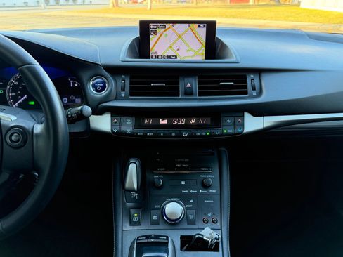 Used 2014 Lexus CT 200h image 26