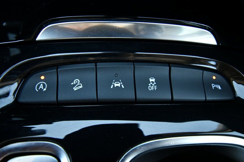 Used 2023 Buick Envision Essence AWD/4WD image 30