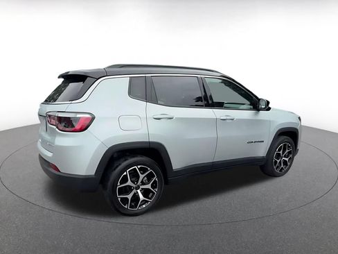 Used 2025 Jeep Compass Limited AWD/4WD image 12