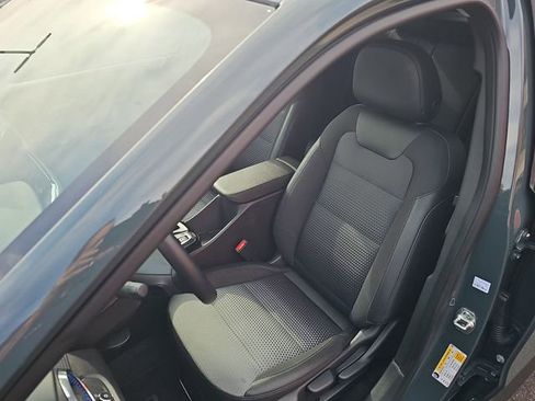Used 2025 Chevrolet Trax LT w/ LT Convenience Package FWD image 19