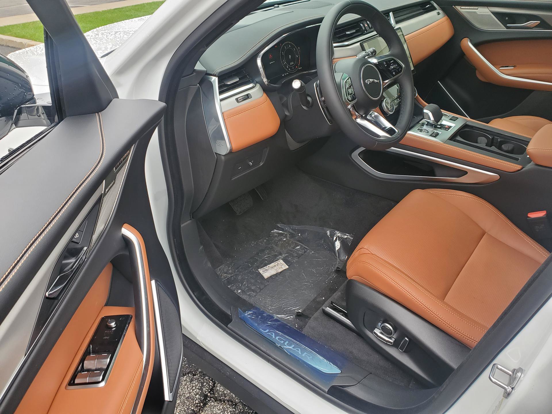 New 2026 Jaguar F-PACE R-Dynamic S AWD/4WD image 10