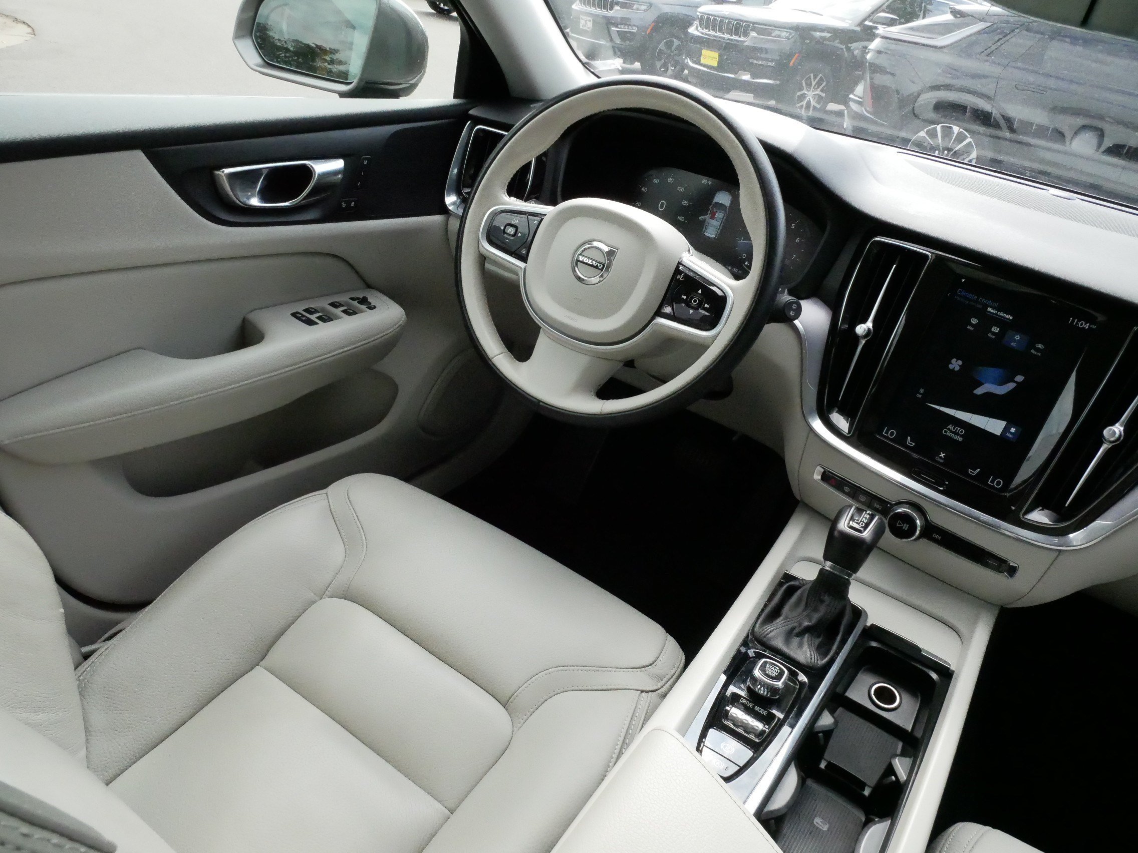 Used 2020 Volvo V60 T5 Cross Country AWD/4WD image 9