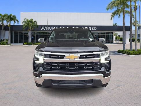 Used 2023 Chevrolet Silverado 1500 LT RWD image 2