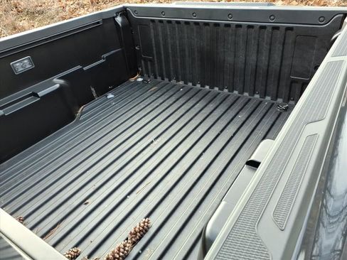 Used 2025 Toyota Tacoma SR w/ SR Upgrade Package image 7