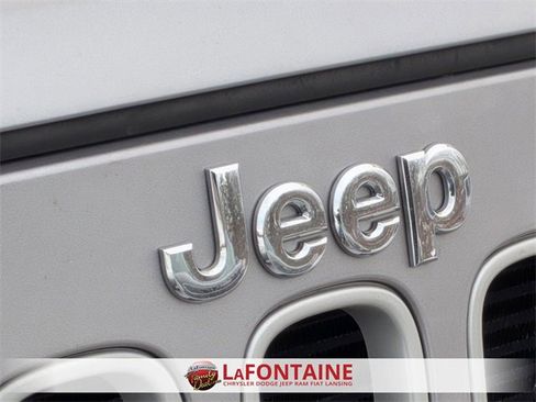 Used 2018 Jeep Wrangler Unlimited Sahara w/ Connectivity Group image 10