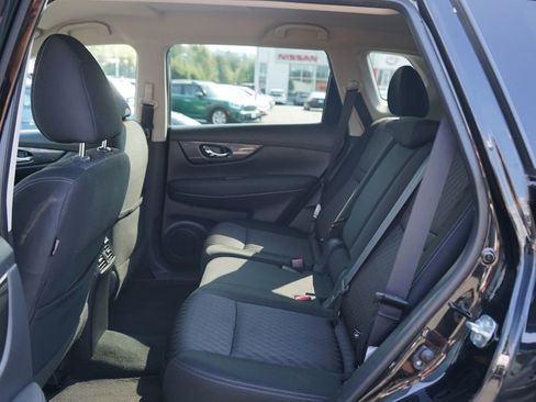 Used 2019 Nissan Rogue SV image 25