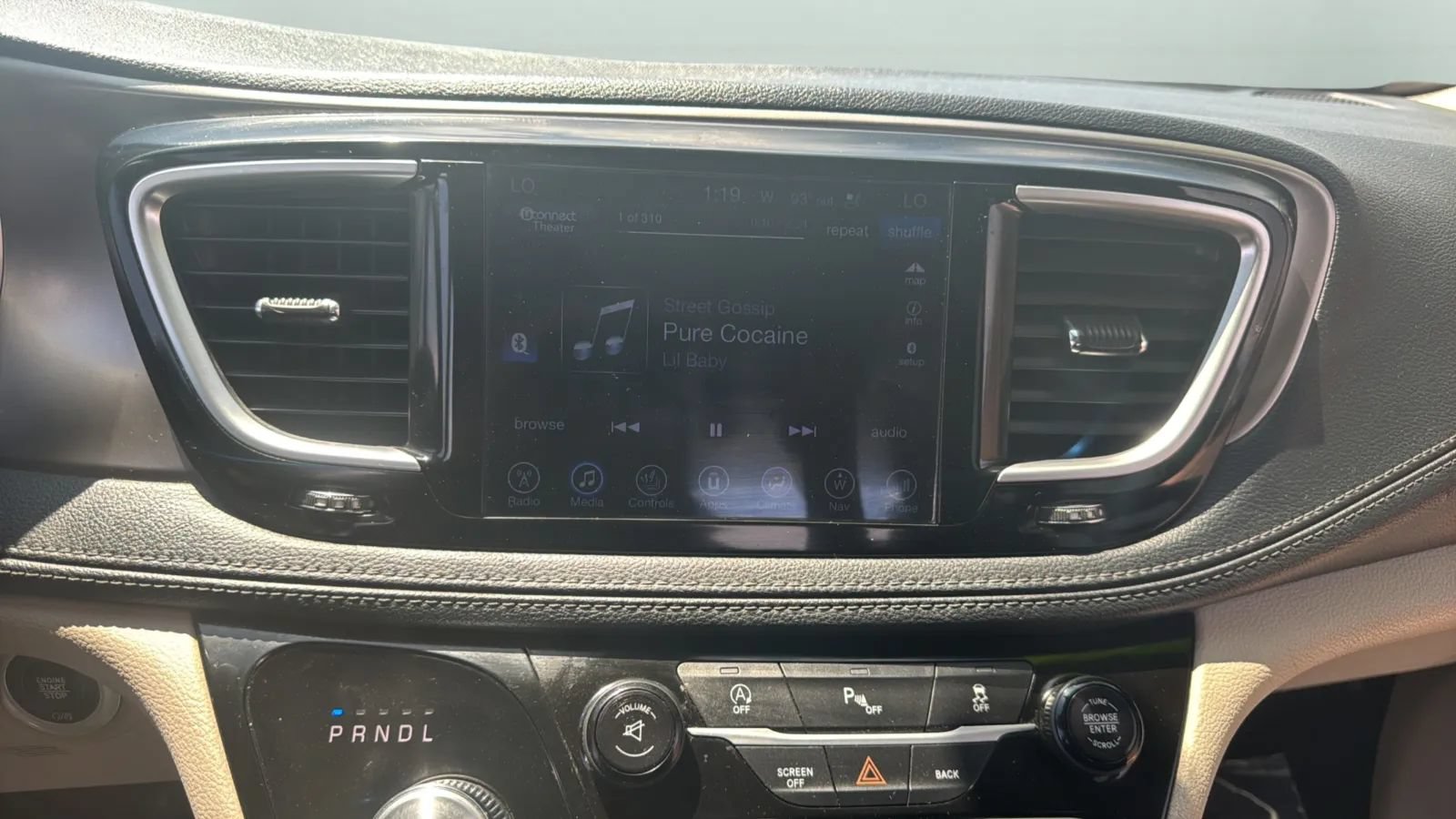 Used 2017 Chrysler Pacifica Limited FWD image 32
