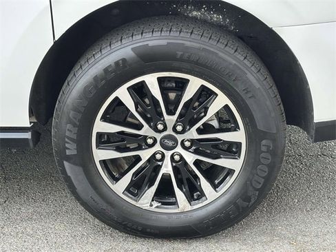 Used 2025 Ford Expedition Max Platinum image 29