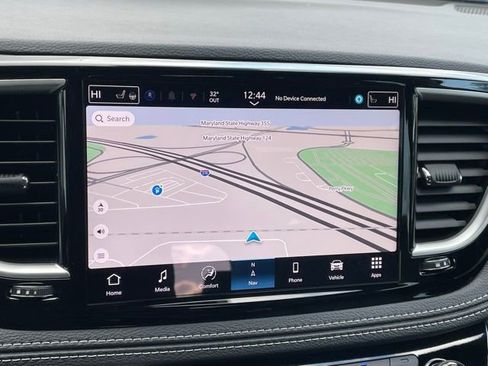 New 2026 Chrysler Pacifica Select FWD image 3