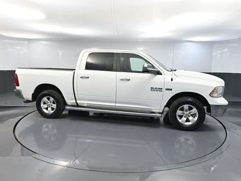 Used 2017 RAM 1500 Classic SLT image 3