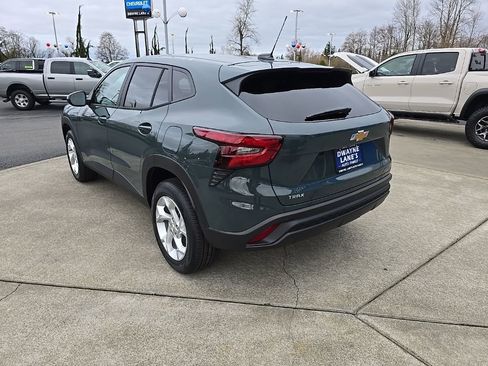New 2026 Chevrolet Trax LS w/ LS Convenience Package image 3