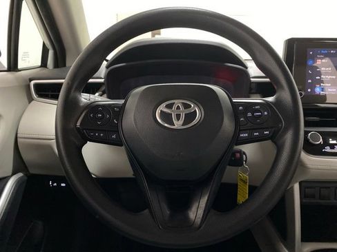 Used 2024 Toyota Corolla Cross L FWD image 11