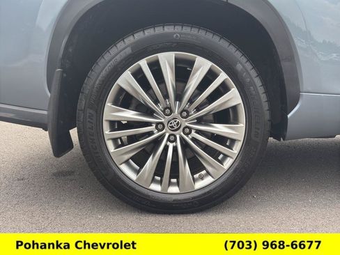 Used 2023 Toyota Highlander Platinum AWD/4WD image 31