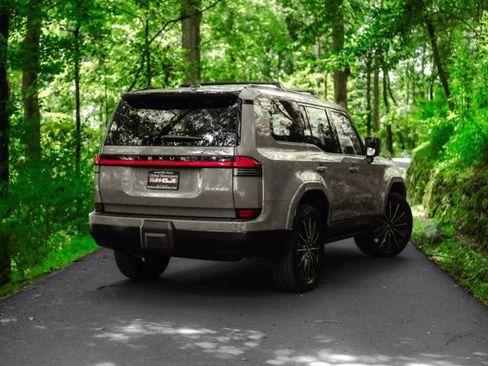 Used 2025 Lexus GX 550 AWD/4WD image 4