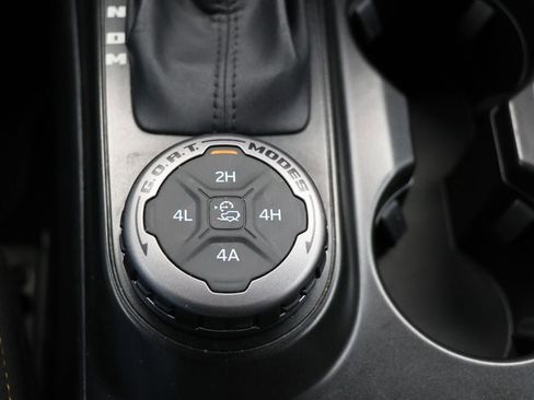 Used 2023 Ford Bronco Badlands w/ Sasquatch Package image 24