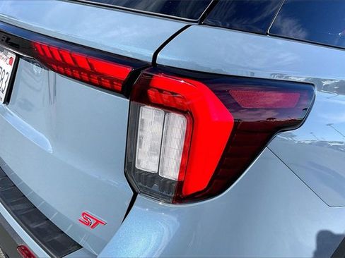 Used 2025 Ford Explorer ST w/ Sun And Sound Package image 28
