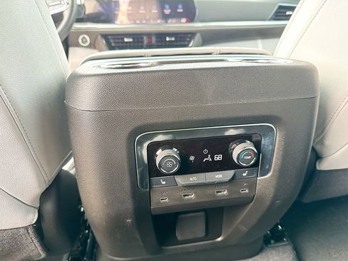 Used 2025 Chevrolet Tahoe Premier image 24