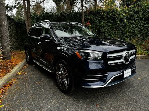 Used 2022 Mercedes-Benz GLS 450 4MATIC image 3