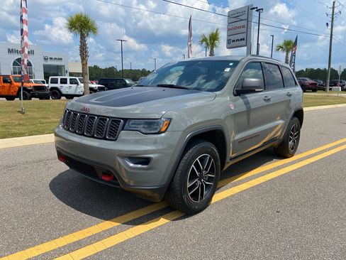 Used 2021 Jeep Grand Cherokee Trailhawk w/ Premium Lighting Group image 4