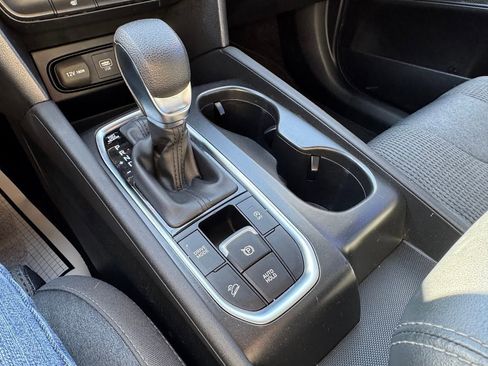 Used 2019 Hyundai Santa Fe SEL image 16