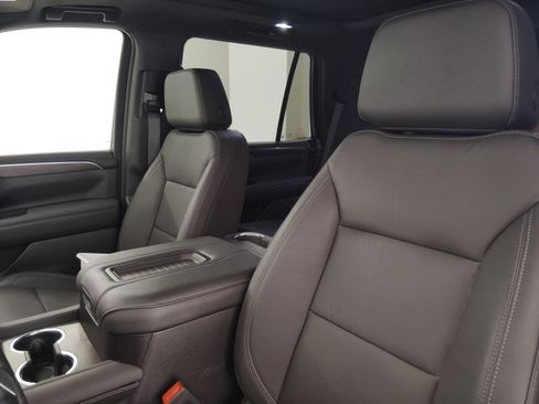 Used 2024 Chevrolet Tahoe LT w/ Luxury Package image 23