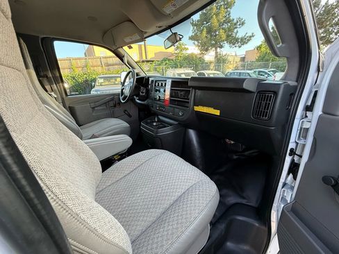 Used 2018 Chevrolet Express 2500 image 11