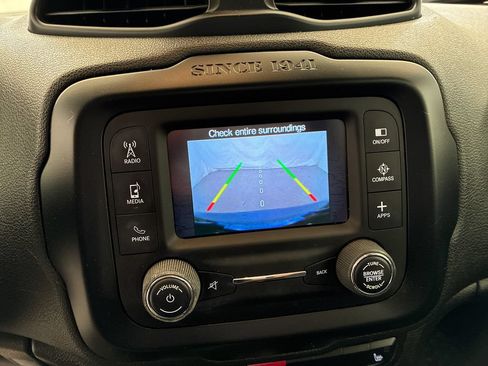 Used 2017 Jeep Renegade Latitude w/ Cold Weather Group AWD/4WD image 21