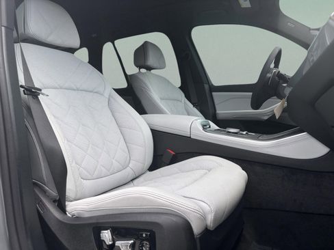 Used 2026 BMW X5 xDrive40i w/ M Sport Package image 25