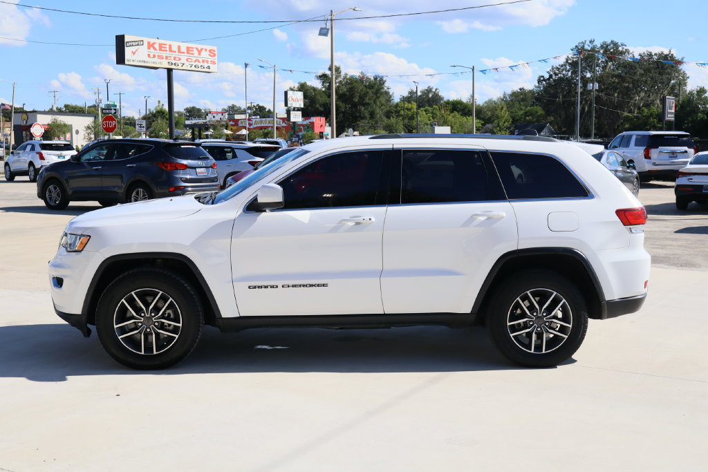 Used 2021 Jeep Grand Cherokee Laredo AWD/4WD image 6