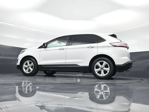 Used 2017 Ford Edge SE FWD image 46