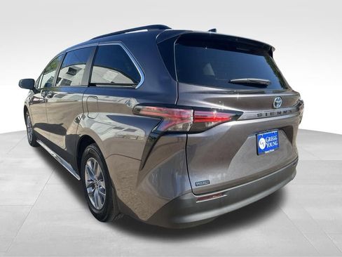 Used 2022 Toyota Sienna LE FWD image 5