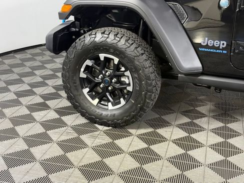 Used 2025 Jeep Wrangler Unlimited Rubicon 4xe w/ Safety Group AWD/4WD image 13