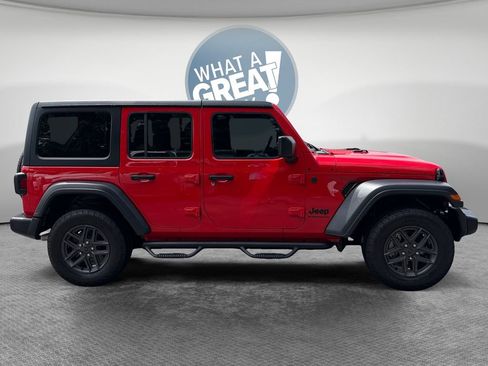Used 2024 Jeep Wrangler Unlimited Sport AWD/4WD image 2