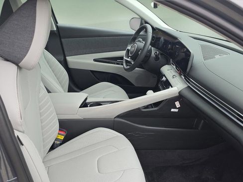 New 2026 Hyundai Elantra Limited FWD image 23