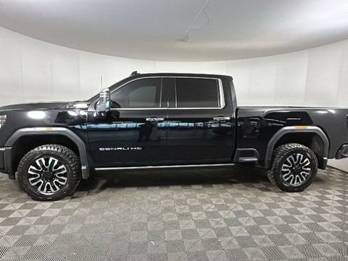 Used 2024 GMC Sierra 2500 Denali Ultimate w/ LPO, GMC Protection Package AWD/4WD image 6