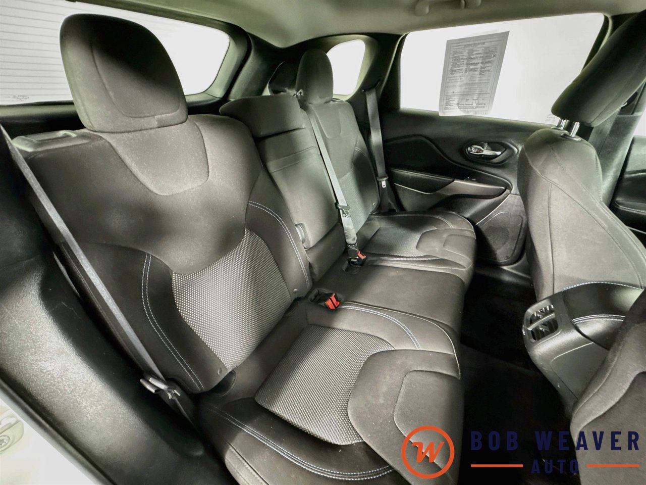 Used 2019 Jeep Cherokee Latitude w/ Cold Weather Group AWD/4WD image 34